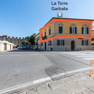 La Torre Garbata Pise