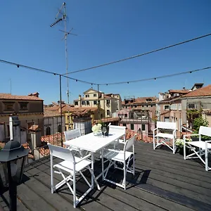 La Fenice 2*, Veneza Itália
